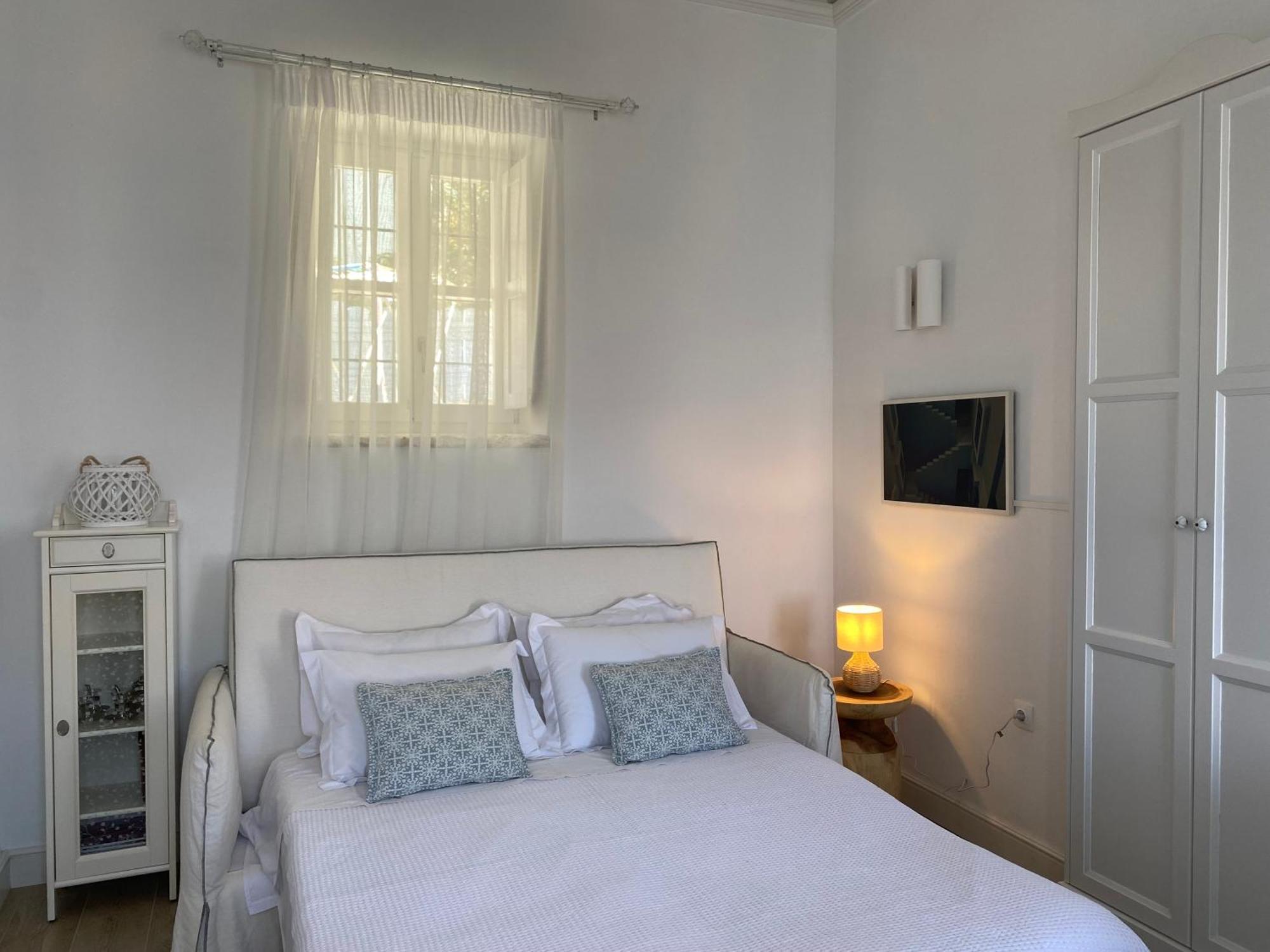 Halki Sea Breeze - A Waterfront Villa Chalki Town Exterior foto